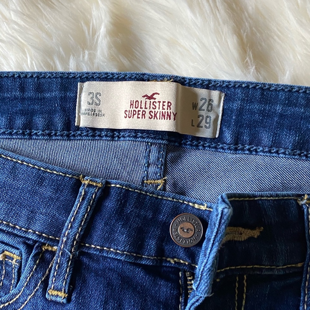 π₯Hollister skinny jeans - Picture 2 of 3